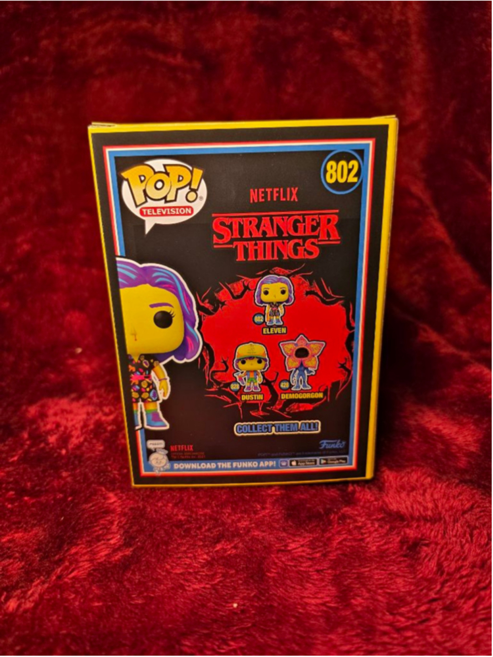 Funko Pop! #802 Stranger Things Eleven Action Figure yellow and purple - Picture 3 of 5